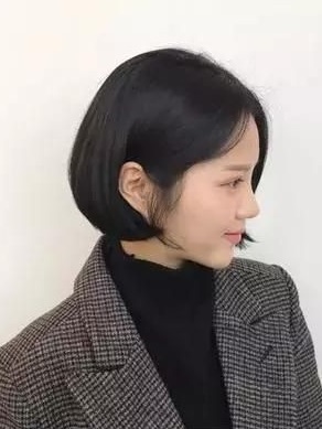 时尚露耳短发发型女 清爽又减龄