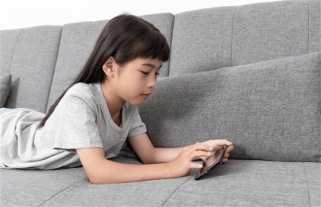 陈美老师：孩子沉迷手机游戏，为什么父母越管教孩子陷越深？ 