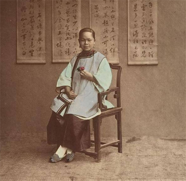 19世纪70年代，奥地利摄影师在上海为清朝百姓拍照片：有技术含量 