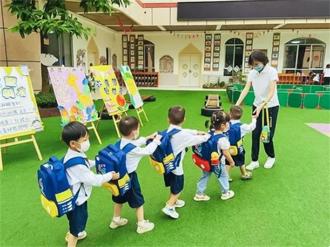 幼儿园出现“潜规则”，家长自以为孩子乐在其中，殊不知苦了娃！ 