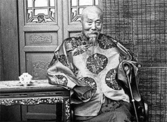 1888年，李鸿章将22岁的女儿嫁给老大臣，二人后代如今家喻户晓 