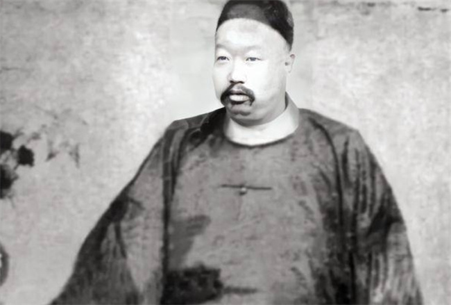 1888年，李鸿章将22岁的女儿嫁给老大臣，二人后代如今家喻户晓 