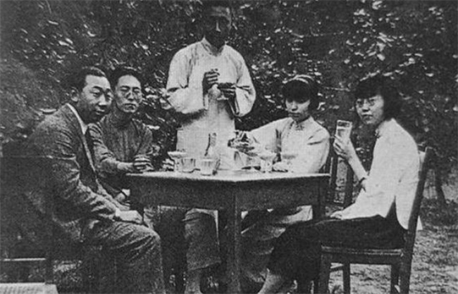 1888年，李鸿章将22岁的女儿嫁给老大臣，二人后代如今家喻户晓 