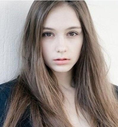 额头高女生适合的修颜中分发型