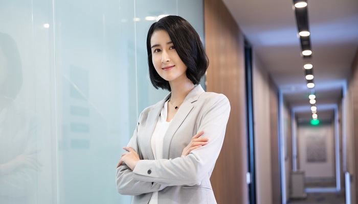 圆脸剪短发好看吗 圆脸短发适合剪到哪里 