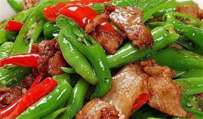 还以为辣椒只是配料吗 杭椒搭配这些食材一起炒 又香又下饭 