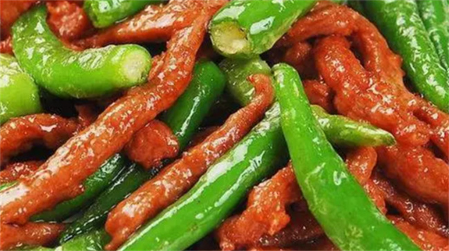 还以为辣椒只是配料吗 杭椒搭配这些食材一起炒 又香又下饭 