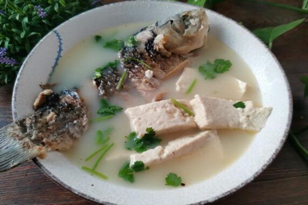 鲫鱼豆腐汤怎么做好吃，鲫鱼豆腐汤的做法窍门