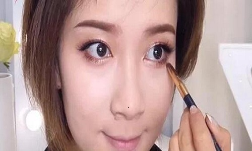 帅气十足的欧美妆，女孩还不赶快学起来