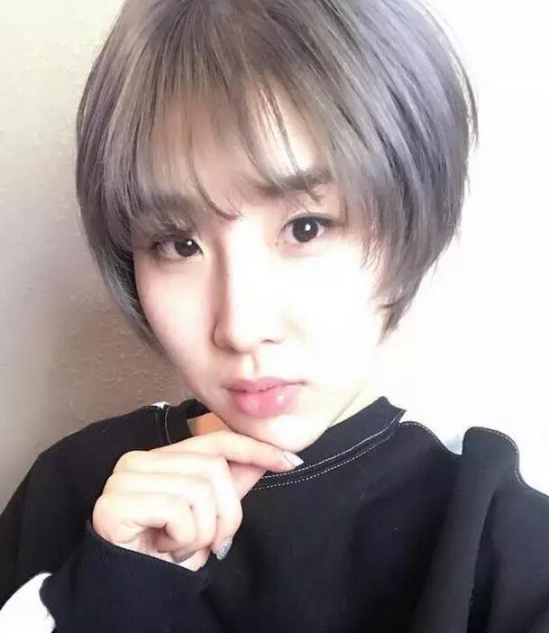 颧骨宽下巴短女生适合的超短齐耳短发发型