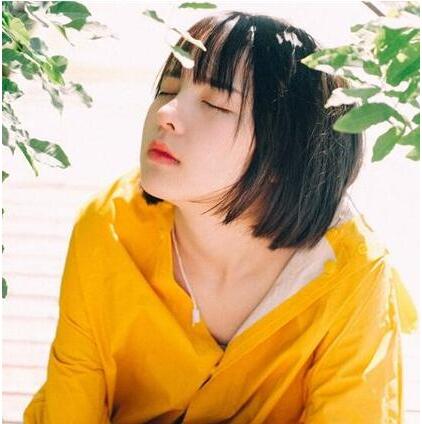 颧骨凹陷女生适合的甜美有范短发发型