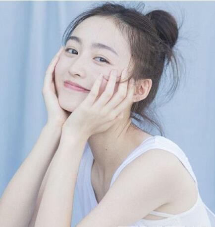 女生夏天最新清爽减龄扎发发型