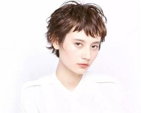 日式最新发型 显瘦修颜烫发