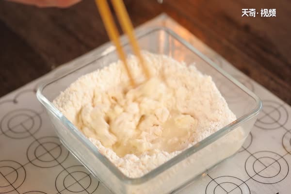 葱油饼的做法 葱油饼的家常做法 