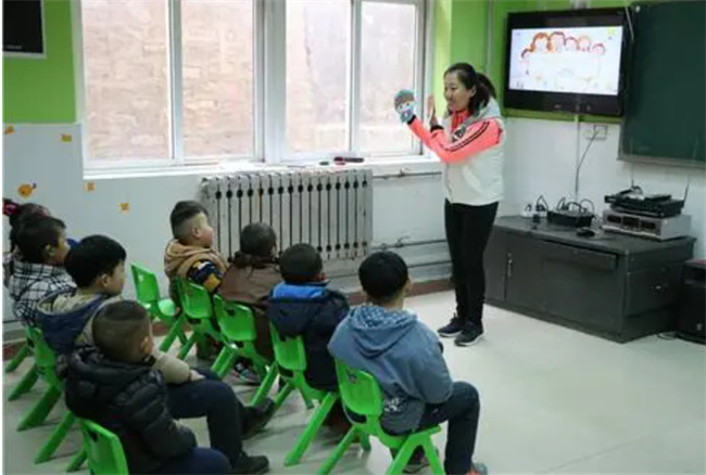 宁阳县葛石镇中心幼儿园大班家庭教育课堂——孩子性别意识的培养 