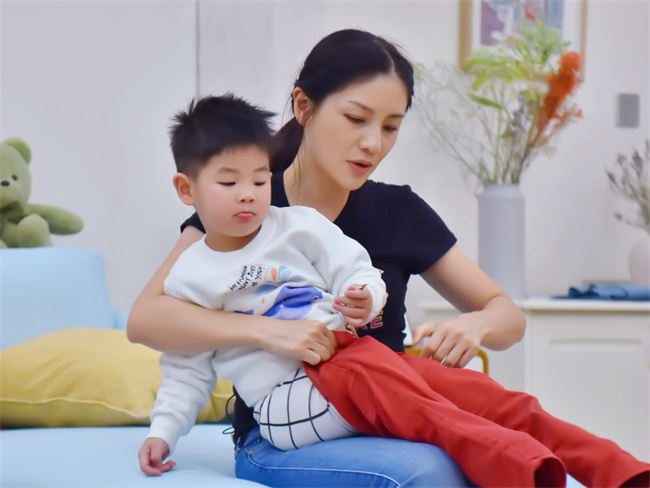 育儿看似轻松 其实不易 盘点明星育儿宝典 