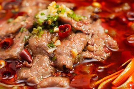 水煮牛肉片怎么做好吃又嫩？正宗水煮牛肉片的做法和步骤