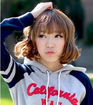 长脸脸型的妹子适合的显小脸发型