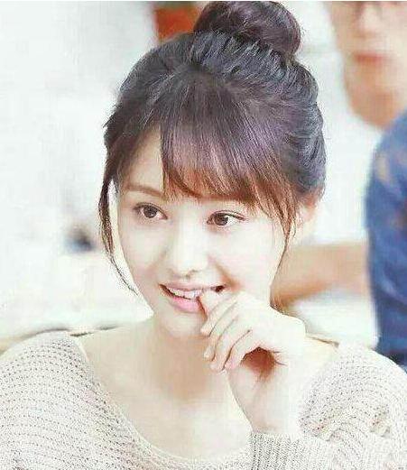 扎丸子头最好看的女明星 你有没有扎对