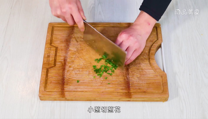 槐花炒鹅蛋的做法 槐花炒鹅蛋怎么做 
