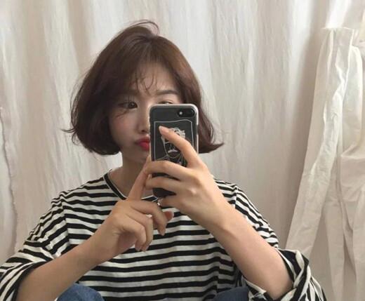 今年最流行的女生时髦卷发短发发型大全