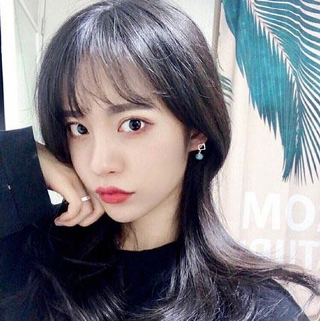 女生时尚显嫩发型 变身妙龄少女