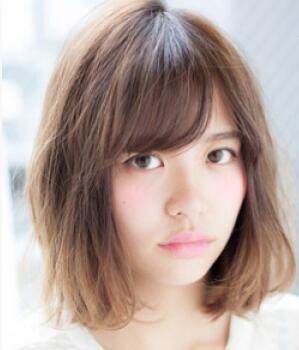 个子小女生显高适合的蓬松发型