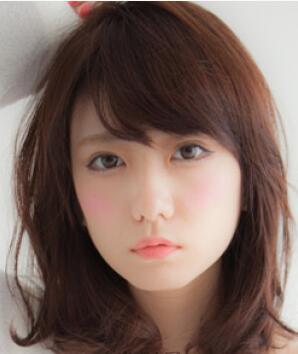 个子小女生显高适合的蓬松发型