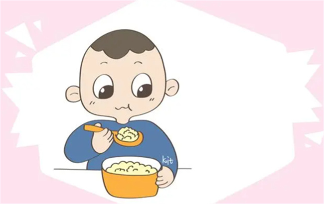 一岁的宝宝 应该如何吃 才会比较有营养 
