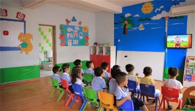 私立跟公立幼儿园差距有多大家长说出实话差距不是一点 