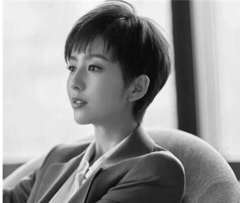 2023好看的假小子短发发型设计搭配！