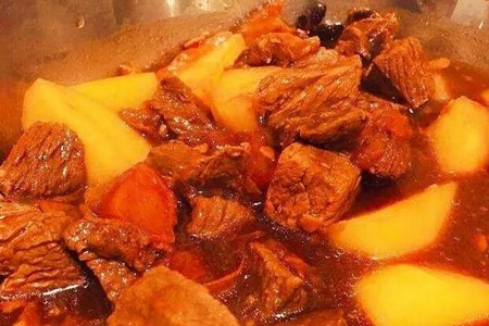 牛肉土豆怎么炖好吃又烂？这道牛肉炖土豆的做法汤汁浓郁