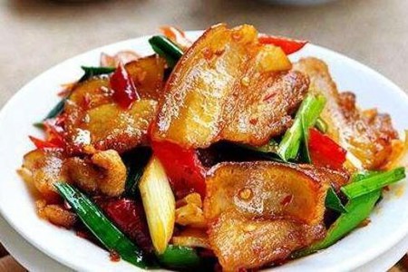 回锅肉的家常做法，这道正宗回锅肉的做法步骤