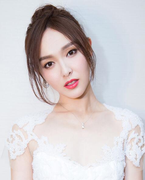 高发际线女生适合的杨幂唐嫣同款修颜发型
