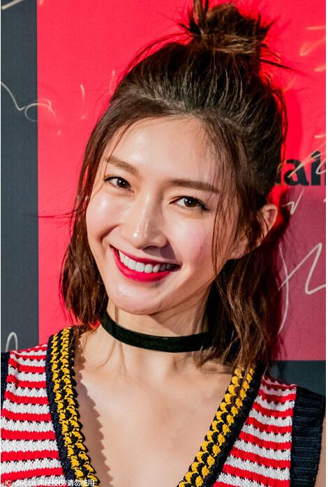 气质女神最爱的八字刘海 你剪了没