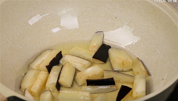 豆角烧茄子怎么做 豆角烧茄子的做法 