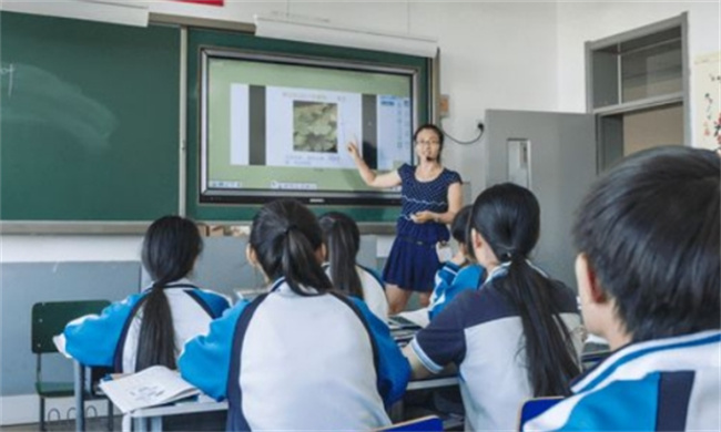课程内容、教材内容、教学内容之间的联系与区别 