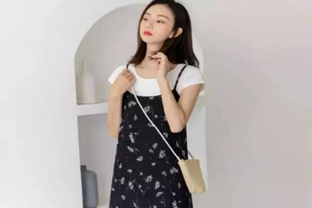 女生花裙怎么穿衣搭配，搭配对了能减龄时尚