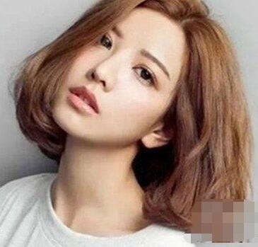 2023年女生流行短发百搭款