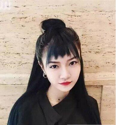 最新狗啃刘海显瘦女生短发大全
