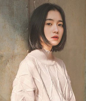 女生中分短发 打造气质美女