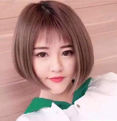 最新狗啃刘海显瘦女生短发大全
