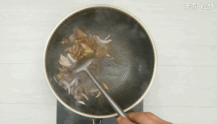 洋葱炒鸡心的做法，洋葱炒鸡心怎么做 