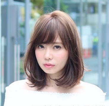 2023最新流行女生自然蓬松卷发发型