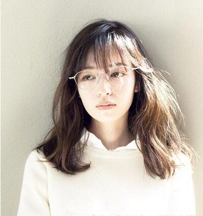 长方形脸女生适合什么发型 长方形脸女生适合的修颜发型