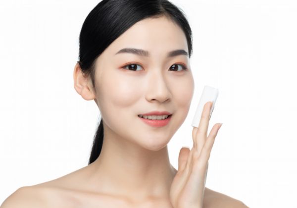 精华乳和爽肤水的先后顺序 精华乳和爽肤水如何使用 