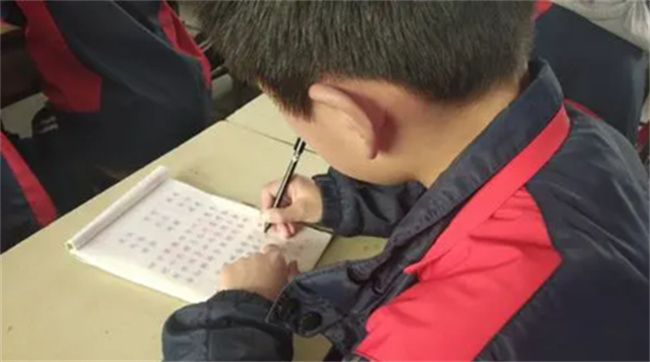 ​孩子几岁开始练字比较好 几年级开始练字最好 