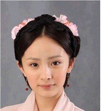 十分经典靓丽的古装美女盘发发型 十足的古代美女形象