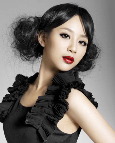 活泼可爱杨紫的蜕变发型 邻家女孩的柔美气质