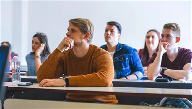 为什么留学都选择欧洲大学 欧洲留学有哪些优势 